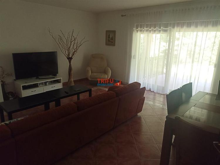 Casa de vanzare 5 camere 560 mp teren Cetate !