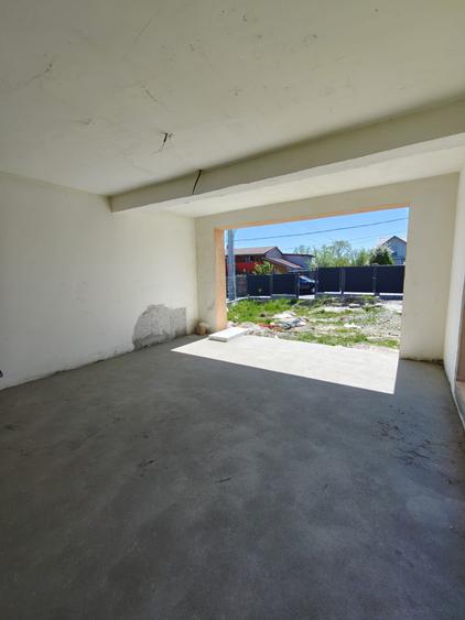 Casa individuală modernă în Chinteni, 700 mp teren