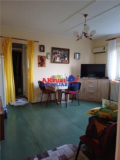 Vanzare 2camere 37mp,etaj 4 din 4 Rahova-Sos Salaj