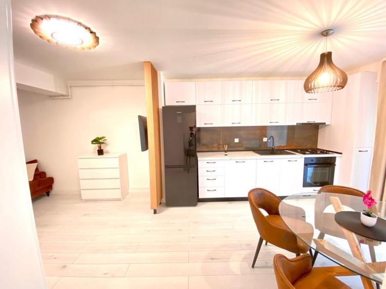 Inchiriez apartament 2 camere Lux | et 3 | Corneliu Coposu