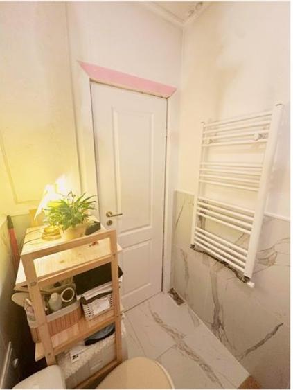 Garsoniera libera la vanzare, recent renovata zona Piata Astra