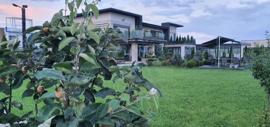 Vila ultrafinisata 550 mp utili si 2000 mp teren amenajat in Sibiu