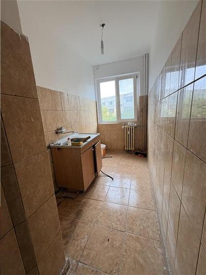 Apartament 2 Camere Semidecomandat Zona Inel 2
