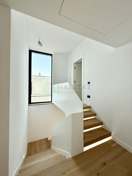 Vila tip duplex in Amber Forest, langa padure