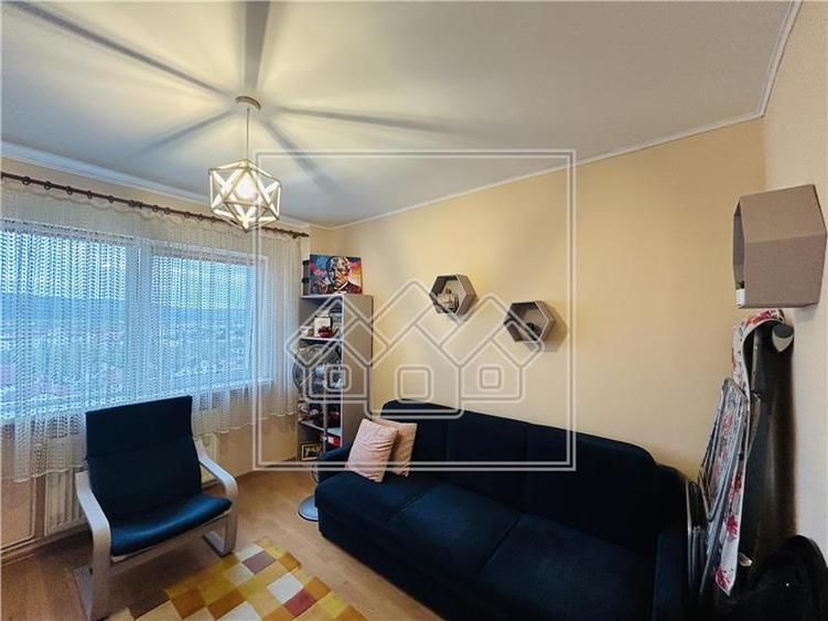 Ap cu 3 camere, 65 mp + balcon, pivnita, mobilat modern, V. Aaron