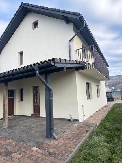 Casa Individuala, 5 camere, 120 mp, teren liber 450 mp, Chinteni