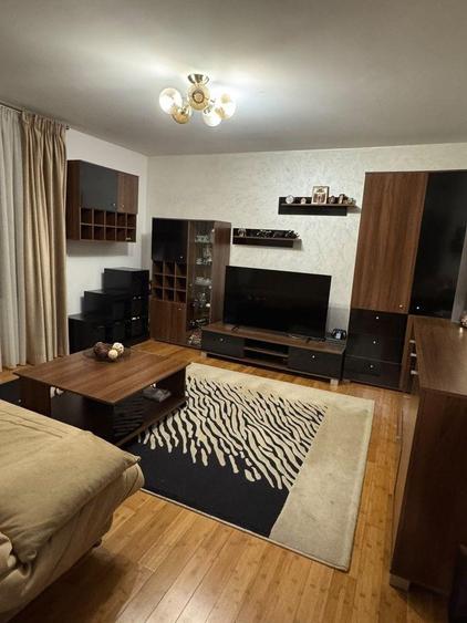 Proprietar. Vând ap. cu 3 cam. decomandat, 67 mp., parter, Brazda