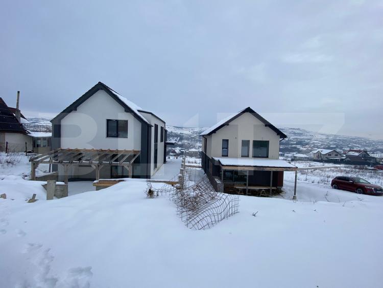 Casa individuala CF, 4 camere, 136mp, teren 700mp cu view la intrare Chinteni