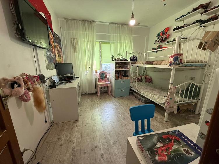 Apartament 3 camere de vanzare Mircea cel Batran