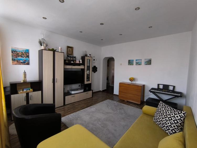 Apartament 3 Camere zonă liniștită ( Palas )