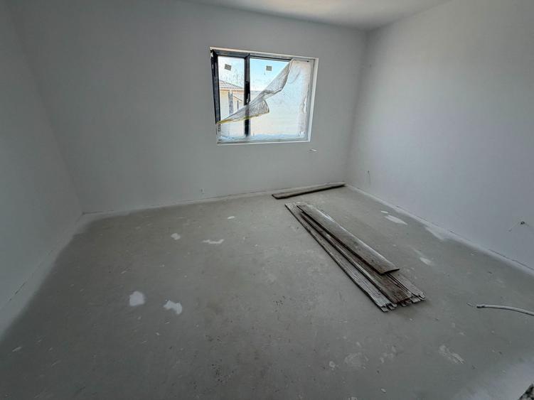 CASA TRIPLEX - RATE DEZVOLTATOR, TOATE UTILITATILE, COMISION 0%