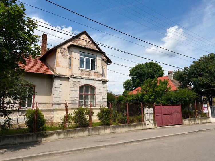 Apartament la casă cu teren, garaj în Centrul Sibiului – Strada Hegel - 11