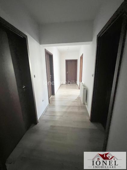 Apartament trei camere de vanzare Sebes-Petresti - 7