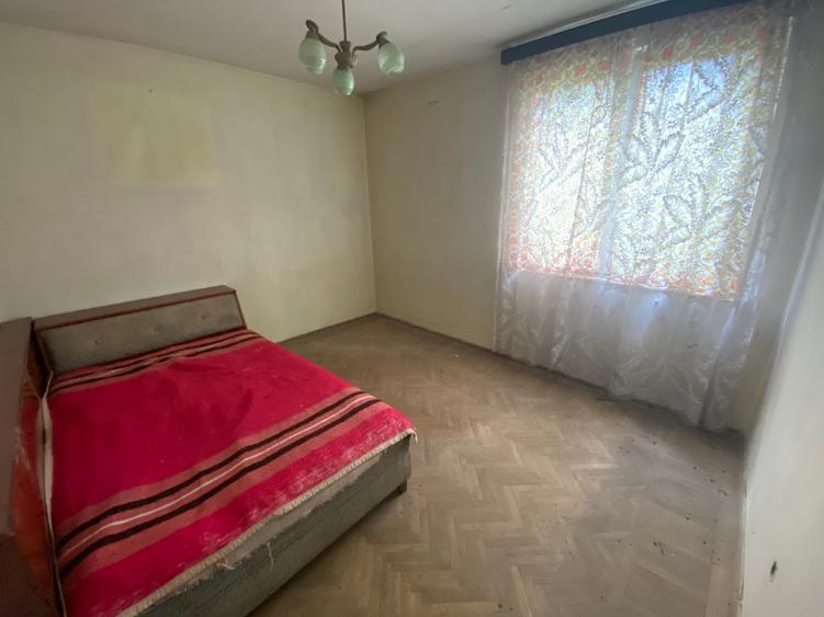Vand apartament cu 3 camere vis a vis de kfc