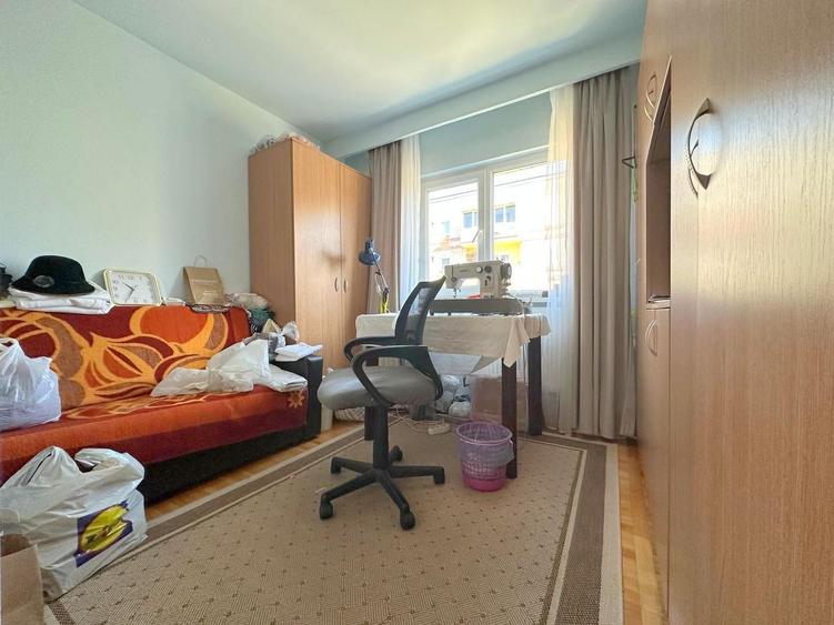 Apartament 3 camere, zona Lipovei