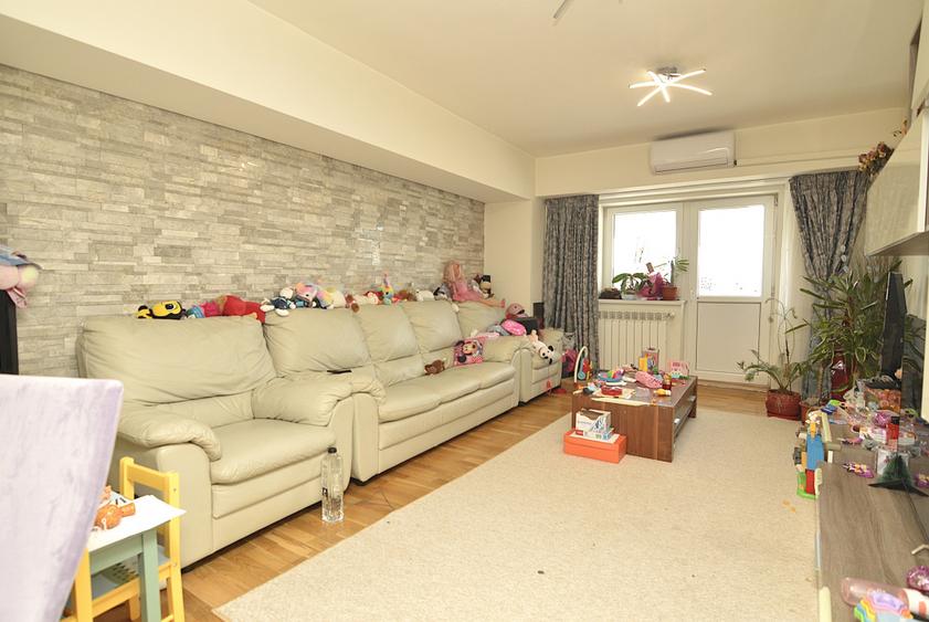 VANZARE APARTAMENT 3 CAMERE UNIRII – PIATA ALBA IULIA