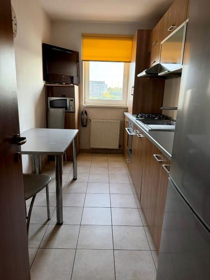 Garsoniera la cheie Vitan Barzesti in spatele Hotelului Rin Grand cu centrala