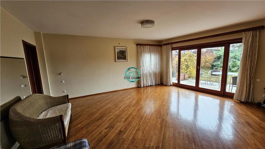 Vand casa de 380 mp, cu teren de 3500 mp in Sangeorgiu de Mures