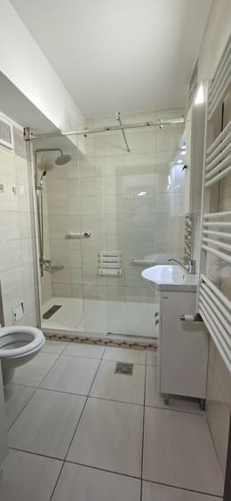 Bloc 2016 zona Unirii (Pod Serbanesti) - 2 camere decomandat mobilat si utilat