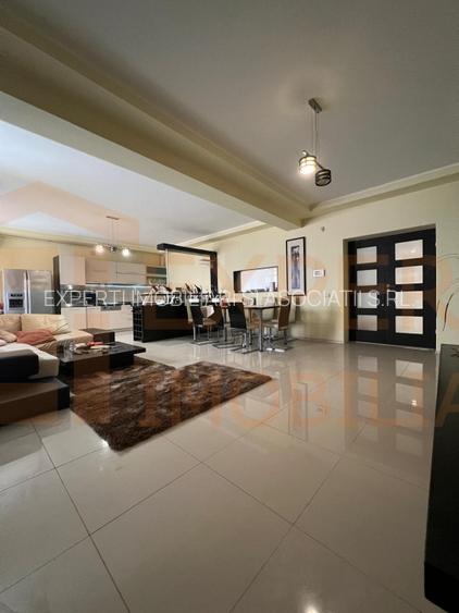 Vila impresionanta P+3, Bulevardul Mamaia, zona Tomis II - 2