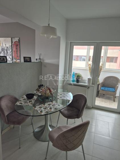 2 camere, 6/15, 74mp,  piscina, 2 locuri parcare-Ansamblul Primavara - 2