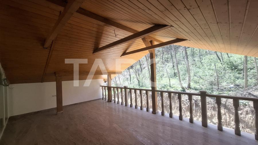 Casa de vanzare 405 mp utili 2 garaje 250 mp terase Slimnic Sibiu