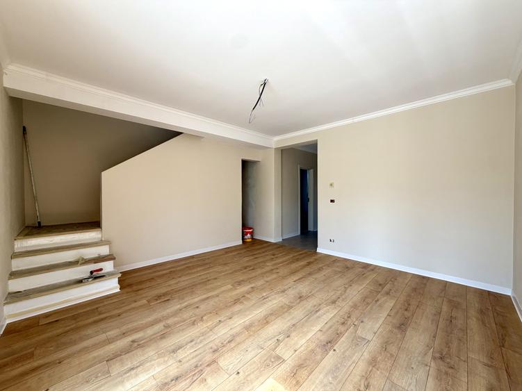 Duplex elegant, 4 camere, 93 mp utili, 235 mp teren - Sanandrei