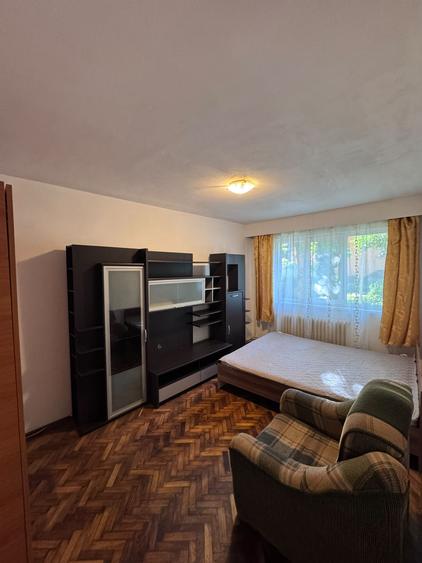 Apartament 3 Camere cu Parcare | Zonă Excelentă