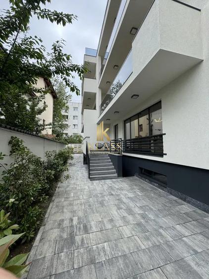 Spatiu comercial cu 2 camere, Tei/Floreasca cu terasa acoperita