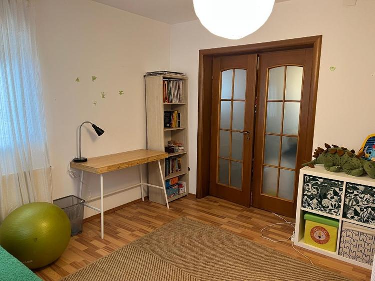 Casa cu gradina in sectorul 4 de vanzare
