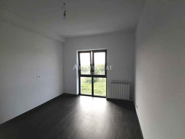 Duplex proximitate lac Corbeanca