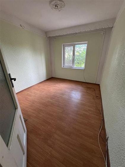 Apartament 3 camere, etaj 1 , 80mp in Campineanca