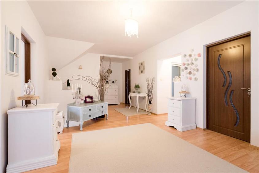 RECO Vila 5 camere, zona Grigorescu, curte mare si garaj
