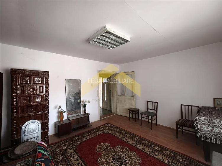 Casa la sol de vanzare in orasul Santana - 5