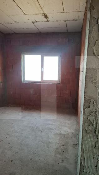 Casă spațioasă cu garaj și teren 700 mp – la roșu sau la cheie