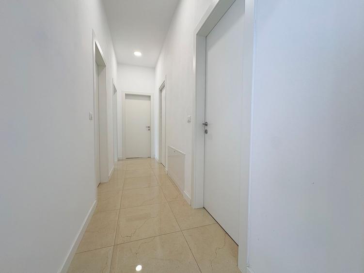 Penthouse cu 4 camere, mobilat si utilat, in zona Torontalului