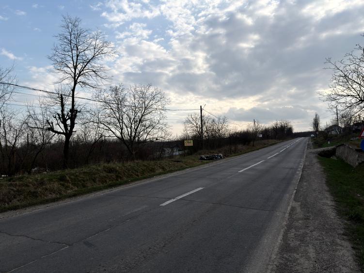 Teren intravilan in Cucorani la asfalt, 807mp, 24ml la asfalt si 33ml la drum se