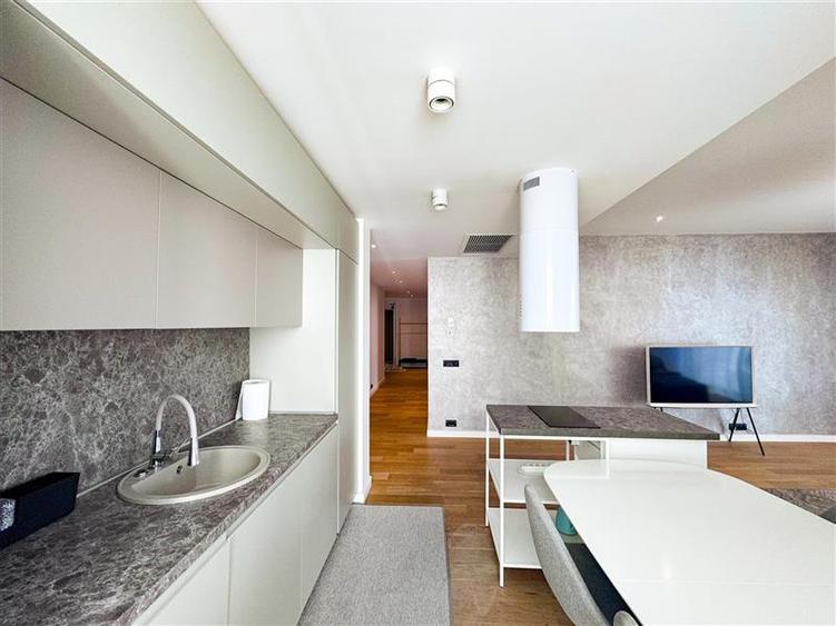 Apartament 3 camere de inchiriat One Herastrau Towers