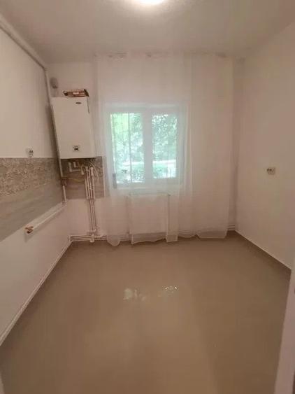 Apartament 2 camere, decomandat, zona Tatarasi