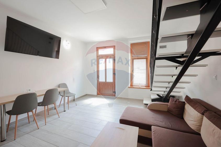 Apartament cu 3 camere de vânzare în zona Ultracentral