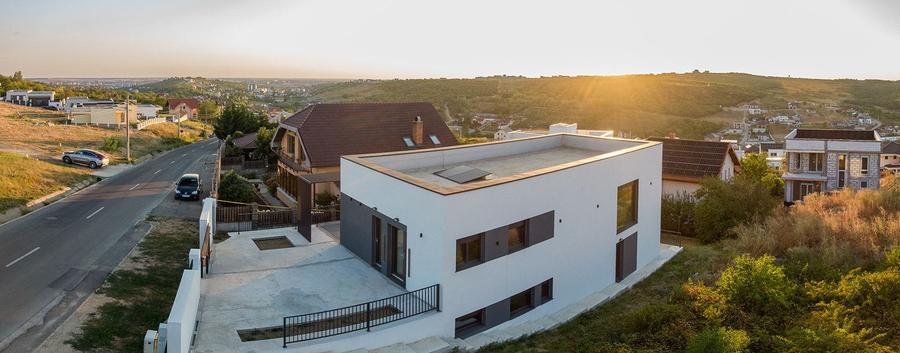 Vilă nouă design mediteranean, proiect deosebit și panoramă- 285.000 E