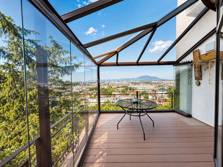 Casă cu 4 camere, priveliște panoramică, terasă închisă și grădină terasată - 10