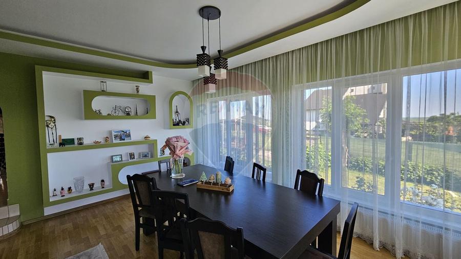 Casă / Vilă de lux, 6 camere, Liteni-Moara, Suceava