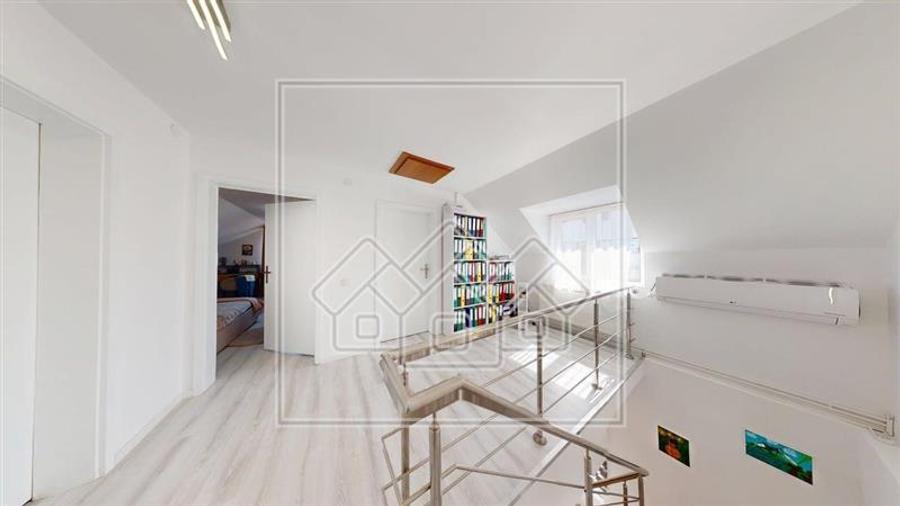 Casa individuala, moderna, 4 camere, fotovoltaice, mobilata complet