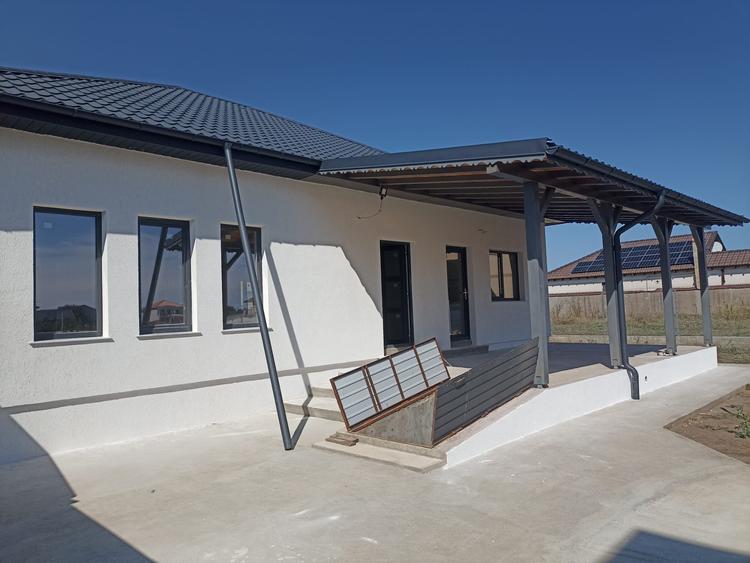 CASĂ NOUĂ – CUMPĂNA | 610 MP TEREN | UTILITĂȚI | STRADĂ ASFALTATĂ