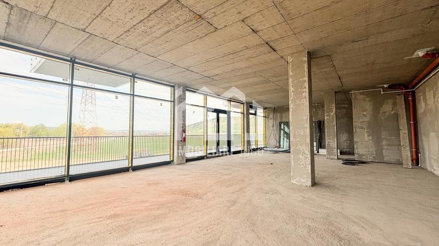 Spatiu comercial de inchiriat, Vitrina, 93mp, Apahida