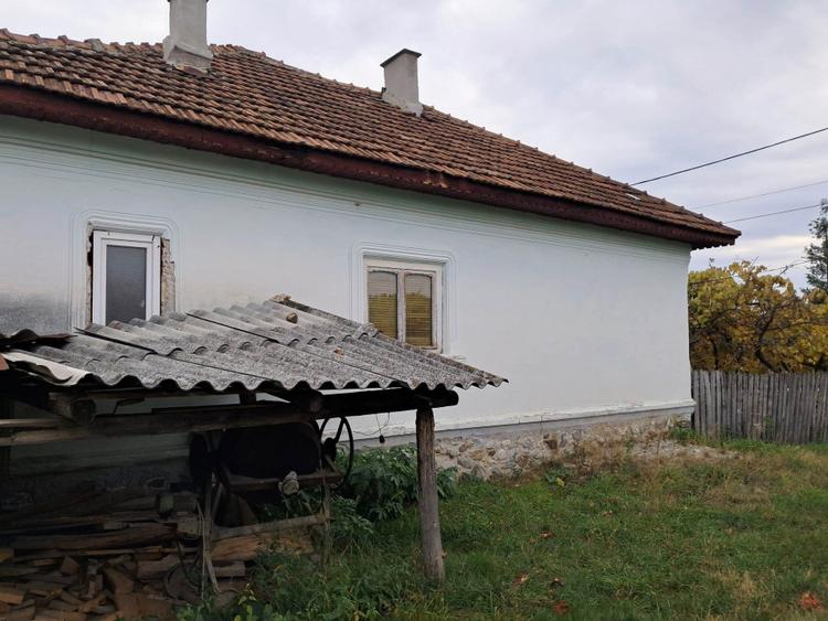 CASĂ SI TEREN BAIA DE FIER