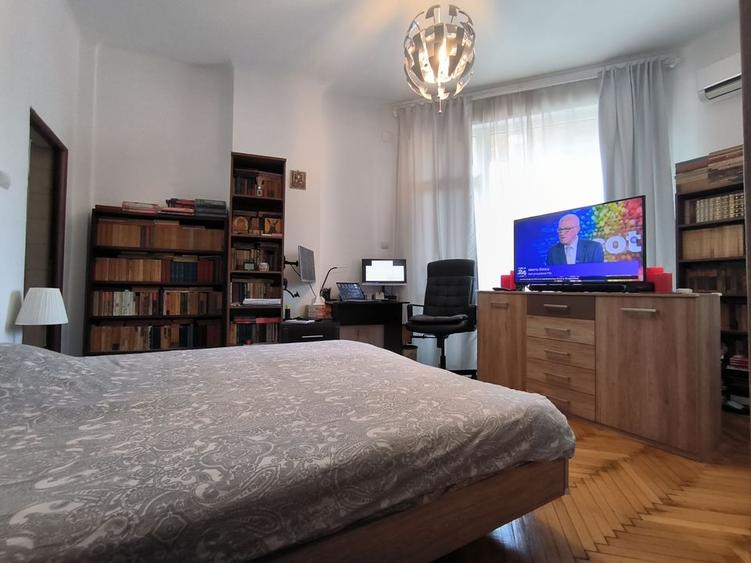 Apartament cu 3 camere semidecomandat în Armeneasca