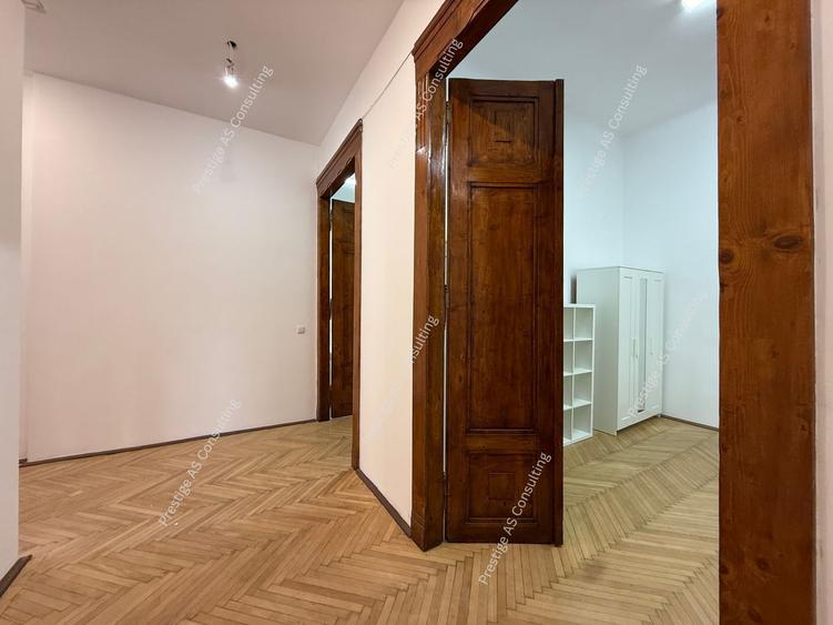 Spatiu Birouri 150 mp | Balcon cu vedere directa spre Piata Victoriei