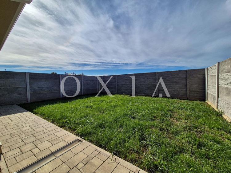 AX929 Giroc, Finisaje Premium, 1/2 Duplex Unit Prin Garaj